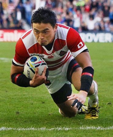 五郎丸 芸能イベント初登場「試合より緊張」 あのポーズは封印