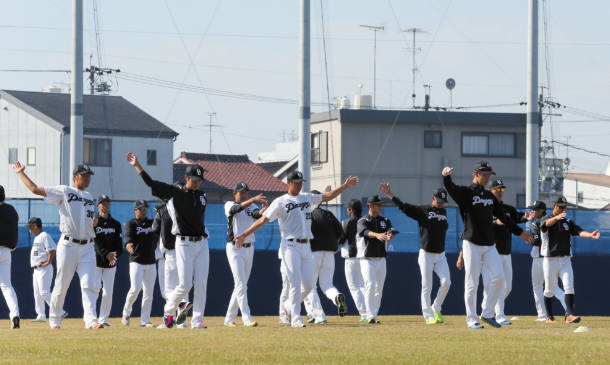 中日、秋季キャンプ開始 大野ら若手４０人参加