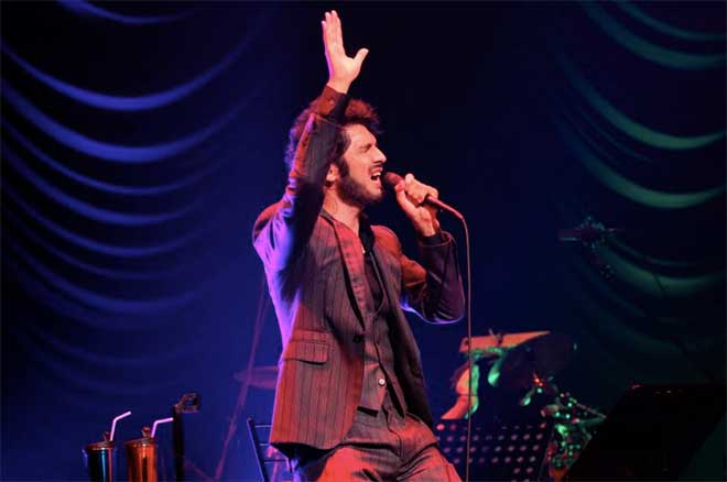 平井 堅、恒例のクリスマスライブ 今年はKen&#39;s Bar編成で