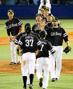 李大浩これぞ４番、首痛交代翌日強行出場で４打点