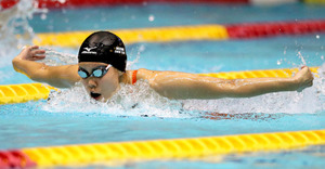 星奈津美、女子２００バタフライで優勝 競泳Ｗ杯