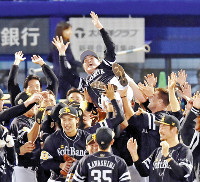 ソフトバンク日本シリーズ連覇、李大浩ＭＶＰ