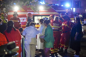 ルーマニア首都のナイトクラブで爆発 ２７人死亡