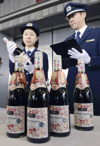 間もなく解禁、ボージョレ到着…羽田空港に初荷 2015年10月31日 17時00分