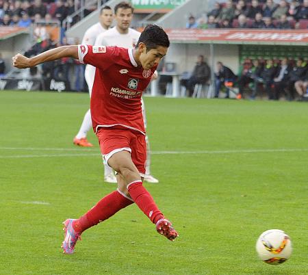 高原以来だ！武藤 日本人ブンデス２人目となるハット達成