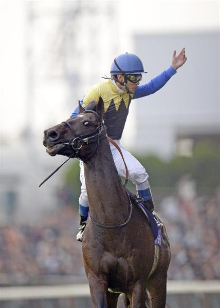 ラブリーデイ快勝、今年重賞６勝目／天皇賞