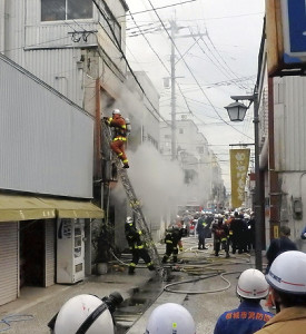 宮崎でビル火災、女性１人と男児３人が死亡