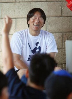 来春キャンプに松井氏来る！？由伸監督「かばん持ちを含めて検討したい」