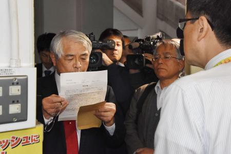 伊方３号機の再稼働同意撤回を 市民ら愛媛県知事に請願書