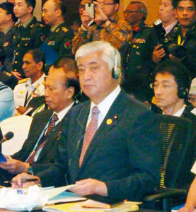 拡大ＡＳＥＡＮ国防相会議、共同宣言採択見送り 2015年11月04日 16時40分
