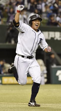 ＦＡ権行使の西武・脇谷に球団本部長「残ってほしい」