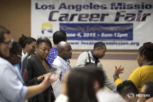 米雇用、10月は18万2000人増 民間調査