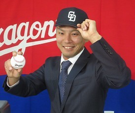 プロ野球：「貢献したい」…中日移籍の大場