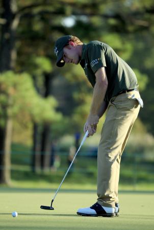 カストロ暫定首位 米男子ゴルフ第１ラウンド