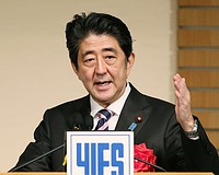 1億活躍で補正予算=法人税「さらに引き下げ」-安倍首相