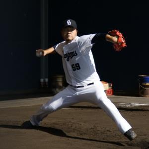 栗原、楽天入団テストへ「持っているもの出したい」 キャンプ地訪問