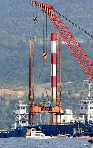 辺野古沖で掘削再開＝沖縄防衛局