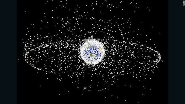 宇宙を漂う謎の物体、間もなく地球に落下