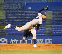 「巨人の１位」圧巻の快投＝明治神宮野球