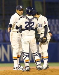 “神走塁”の地で采配、東北福祉大・大塚監督 18三振敗退に雪辱誓う