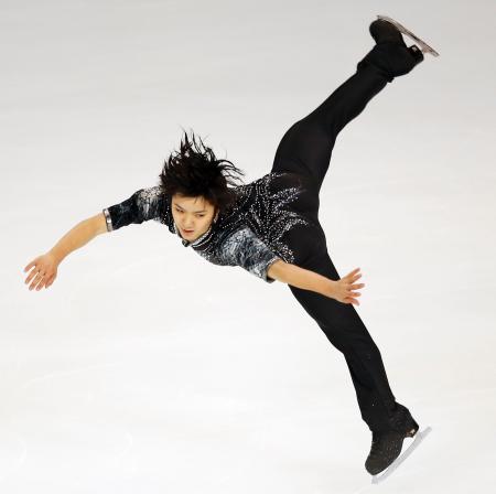 宇野が男子ＳＰ首位、村上大は３位 フィギュアのフランス杯