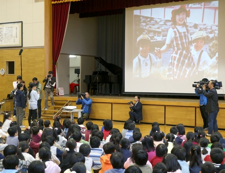めぐみさん帰国願い母校で集会 15日で拉致38年