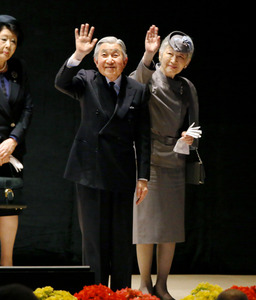 両陛下、青年海外協力隊と懇談 発足５０年、交流続く