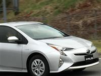 【新車インプレ】４代目「プリウス」は低燃費だけじゃなかった 格段に進化した走りの性能 富士スピードウェイで乗ってみた