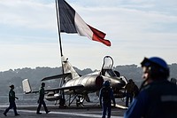 愛国機運背景に非常事態延長＝イスラム教徒へ嫌がらせも−パリ同時テロから１週間