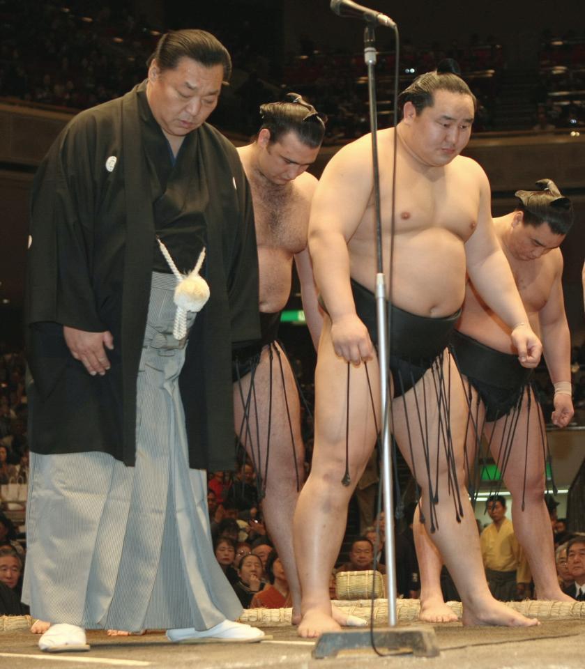 元朝青龍「涙止まらない」北の湖氏死去に悲しみ