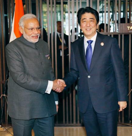 安倍首相：１２月にインド訪問へ 首脳会談で表明