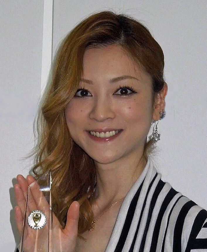 吉澤ひとみ いい夫婦の日に入籍