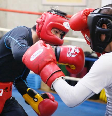 江藤、ＷＢＣ王座奪取へＫＯ宣言 クアドラス戦へ練習公開