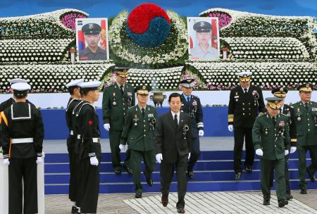 韓国、延坪島砲撃５年で追悼式典 大統領がメッセージ