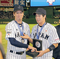 プロ野球：広島・マエケンとソフトバンク・松田、今後の去就語らず