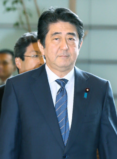 最低賃金1000円、2020年代半ばに実現したい＝甘利経済再生相