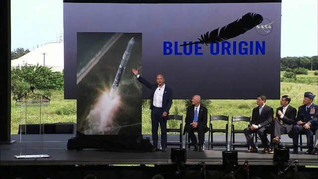 米・ベンチャー企業、ロケット軟着陸に成功