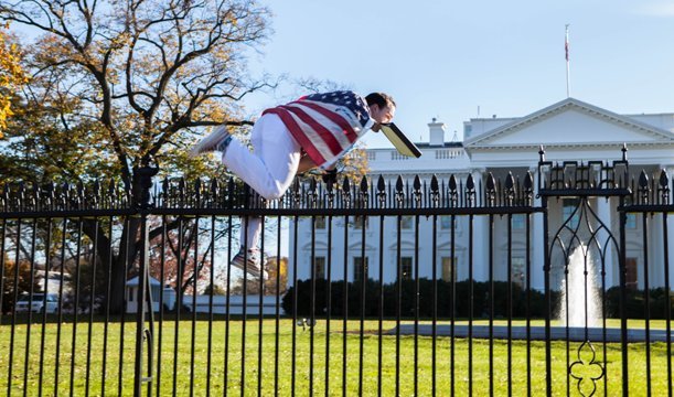 米ホワイトハウスでまた侵入騒ぎ、フェンス越えるもすぐ拘束