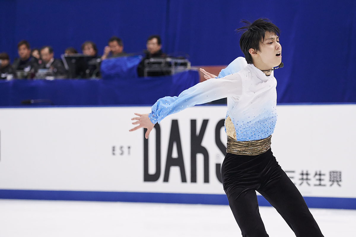 羽生Ｖ、異次元の舞 完璧な演技で300点超え