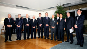 「授賞式楽しみ」大村さん、梶田さん囲みノーベル祝賀会