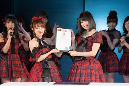 劇場10周年公演で横山由依へ総監督継承「歴史に負けない新しいAKB48を」