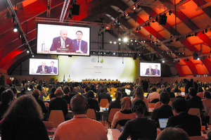 ＣＯＰ２１、議長案提示…重要争点は選択肢併記 2015年12月10日 01時27分