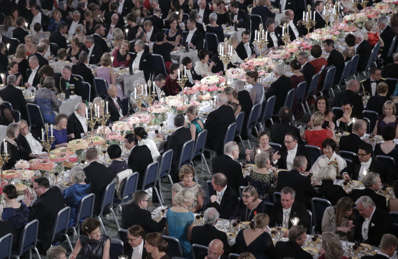 晩さん会 心ゆくまで「和」の祝宴 カミオカンデの岐阜・飛騨でも喜び