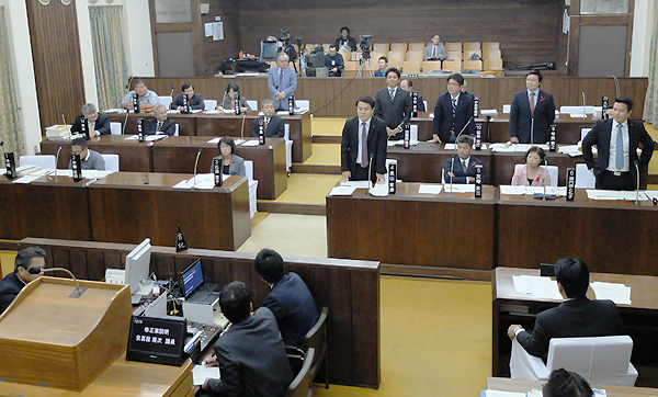 「常設型」住民投票条例案 市議会が否決、１票差 市長再提案の方針 ／茨城