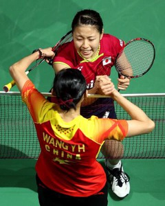 奥原、桃田がそろって∨ ２人とも１次リーグから５戦全勝／バドミントン