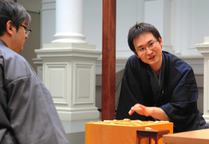 山崎八段がＶ、将棋ソフト「ポナンザ」と対戦へ 叡王戦