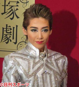 月組トップの龍真咲さん、来年９月退団 宝塚歌劇団