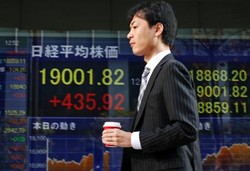 東証急反発、４８４円高 - 円安好感、不安和らぐ