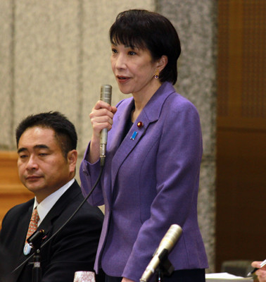 UPDATE 1-総務省、携帯3社に対してスマホ割安プラン要請