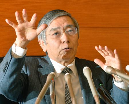 日銀総裁「新興国減速で物価目標達成できないような状況にない」